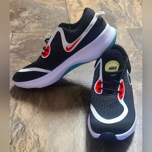 Nike Black and White Sneakers with Red Accents Joyride Run 6.5Y